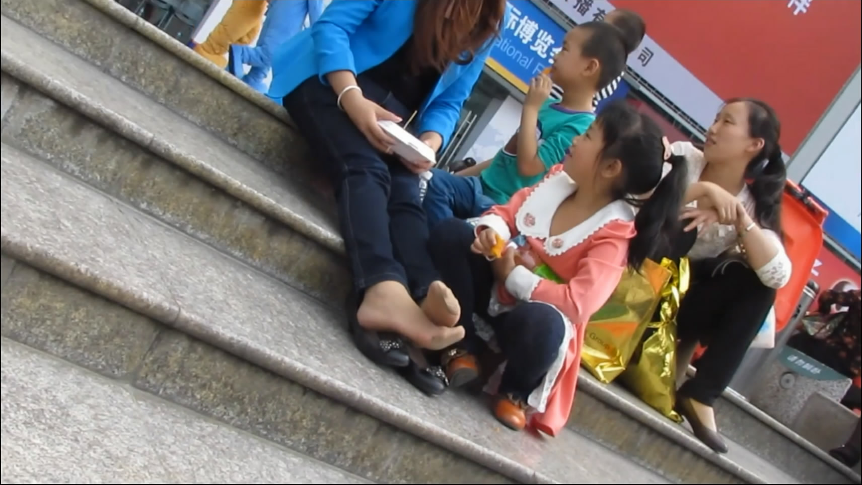 streetsnapshoep[00 00 14][20181210 194049 3]